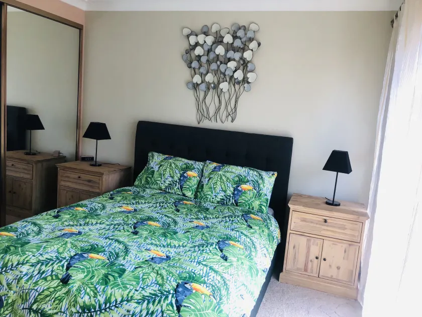 Surplombant le lac Wallis, Renas Court 2 - Chambre