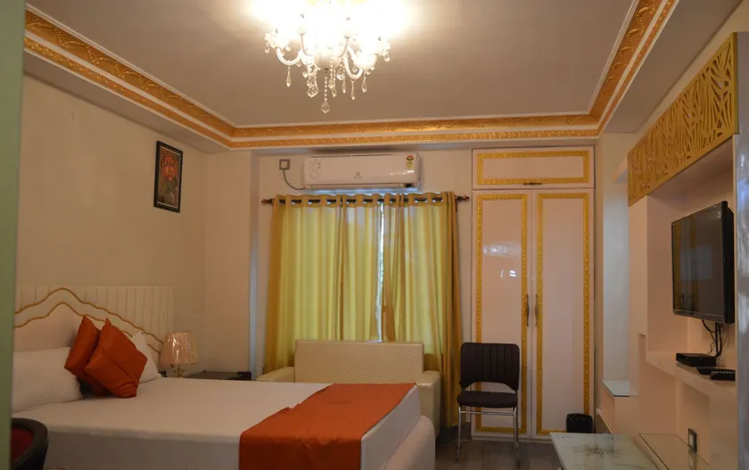 Hotel Biswanath - Image 1