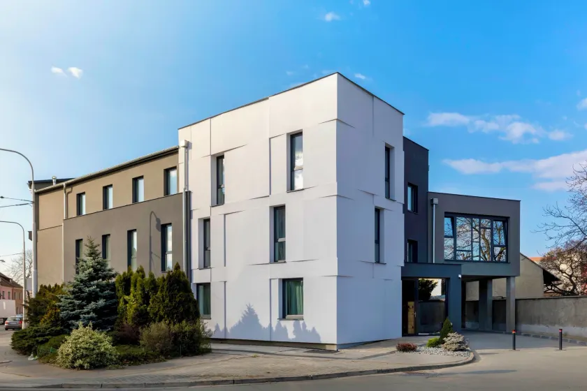 4 SMART HOTEL - Image 1
