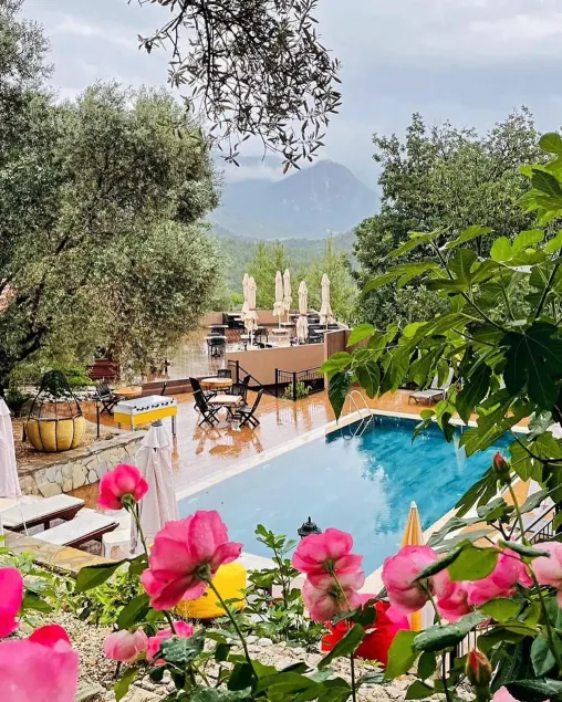 Antalya Bodrum Kayası Dağ Oteli - Image 1