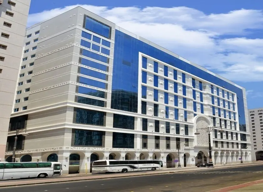 Nozol Royal Hotel - Image 1