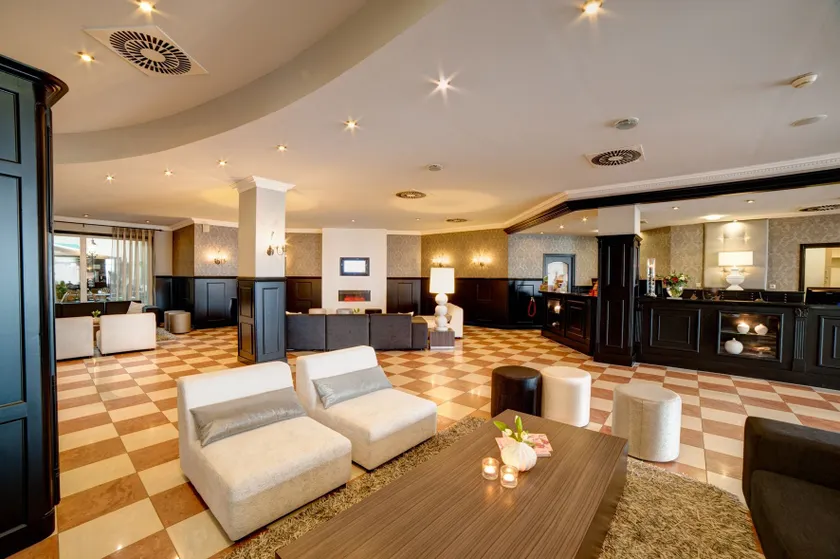 Van der Valk Resort Linstow - Coin salon dans le hall