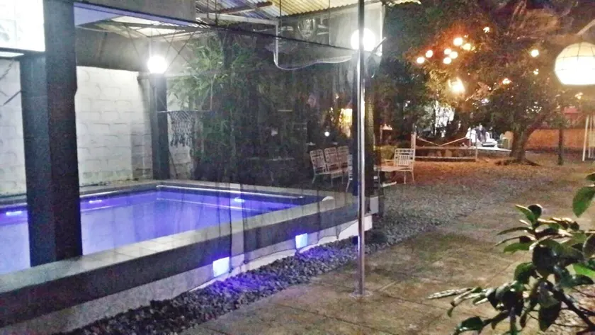 V House - Image 1