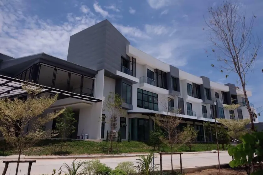 Hotel Chuan Chom The High Resort Saraburi - Image 1