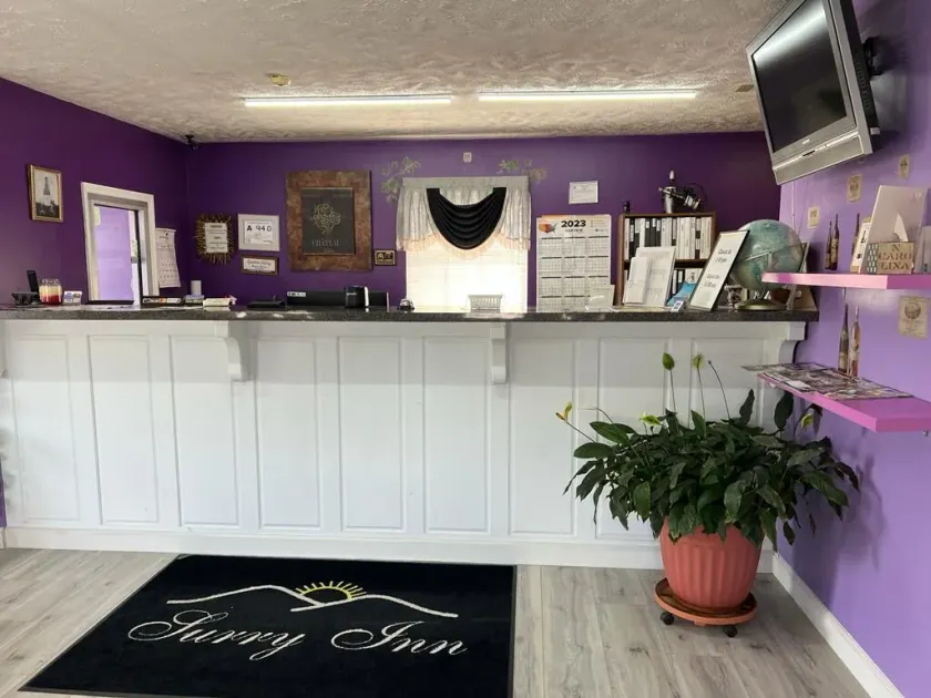 Surry Inn - Dobson - I-77 - Exit 93 - Resepsjon