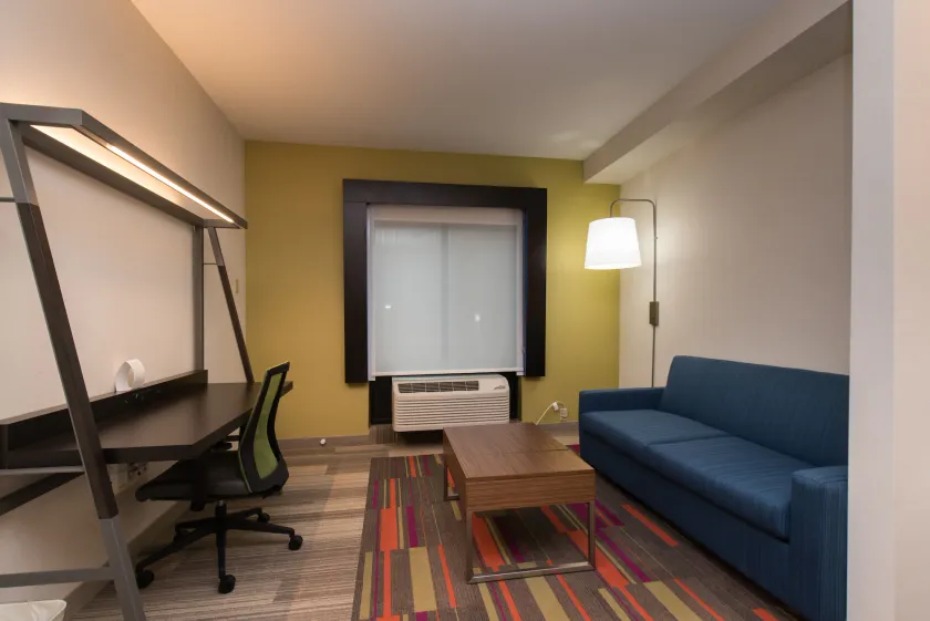 Holiday Inn Express Hotel & Suites Erie an IHG Hotel - Zimmer