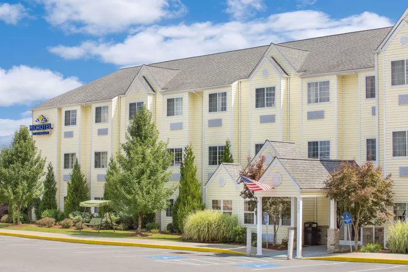 Microtel Inn & Suites Beckley East - Image 1