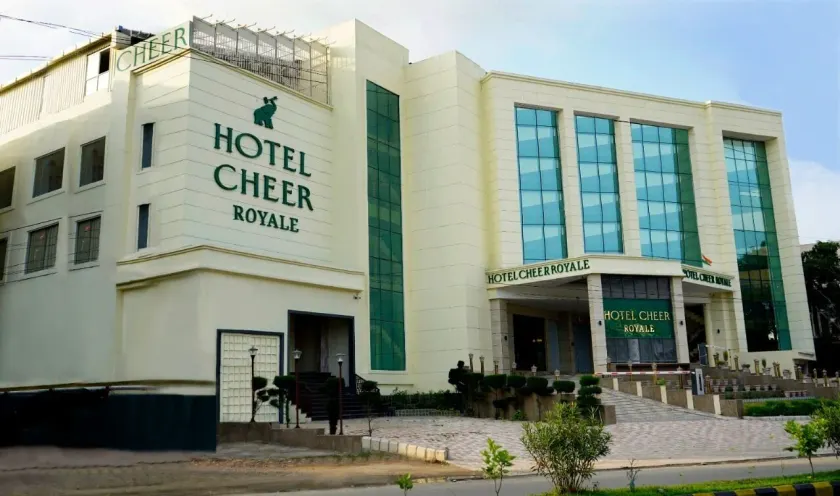 Hotel Cheer Royale - Image 1