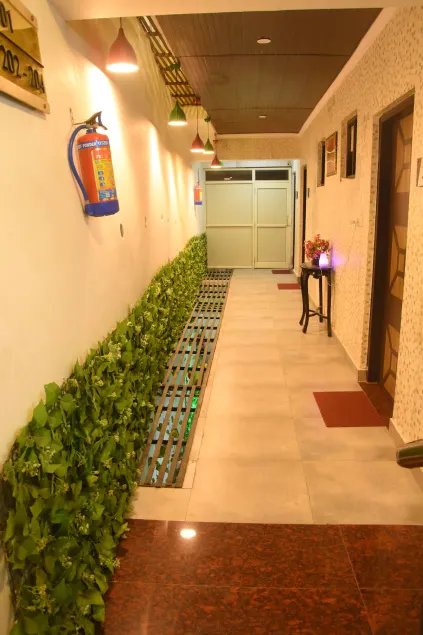 J P Regency - Lobby