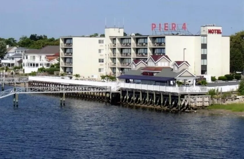 Pier 4 Hotel - Image 1
