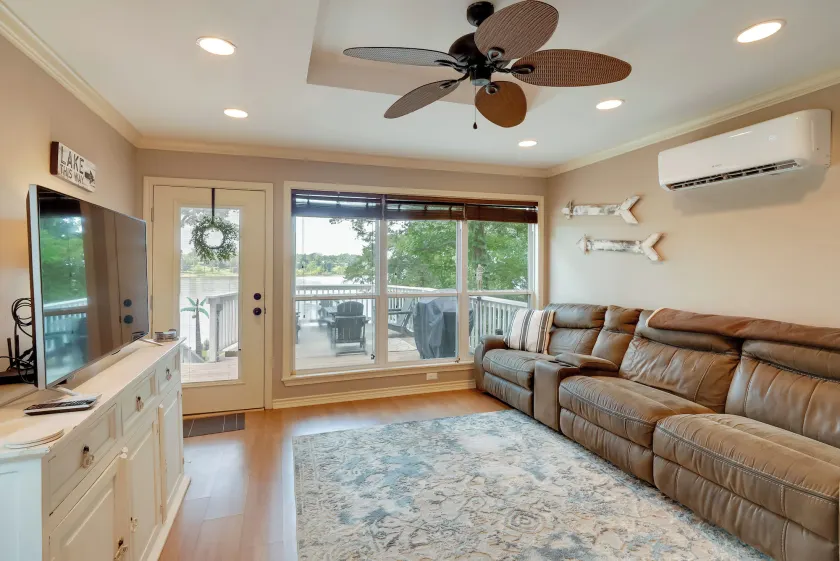 'lakeside Haven' w/ Deck & Views in Jefferson! - Image 1