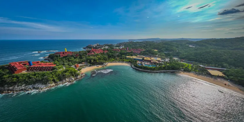 Las Brisas Huatulco-All Inclusive - Image 1
