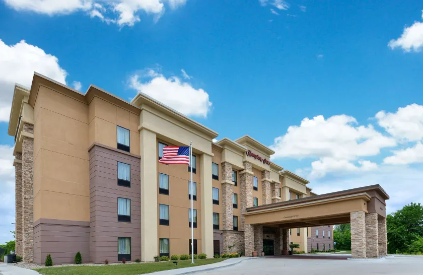 Hampton Inn Iowa City/University Area - Image 1