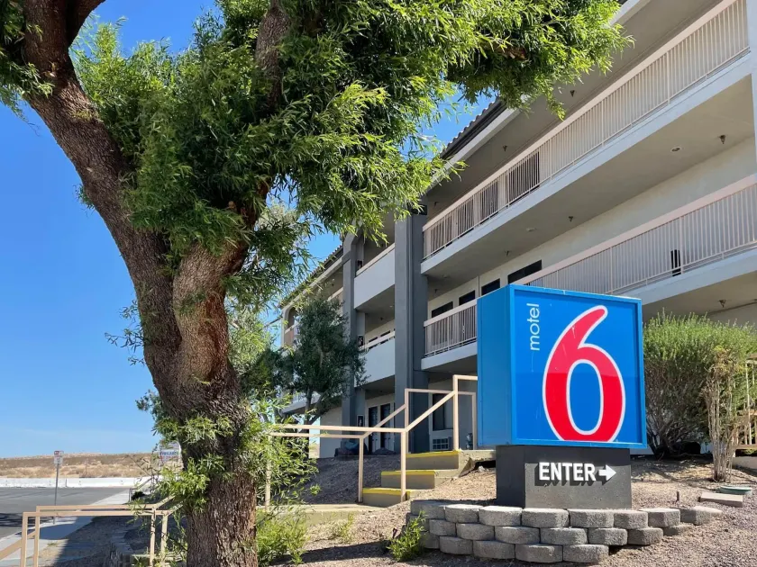 Motel 6 Barstow, CA - Lenwood Road - Image 1