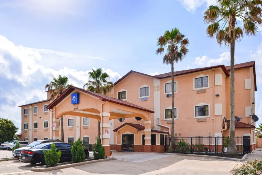 Americas Best Value Inn and Suites Houston FM 1960 - Image 1