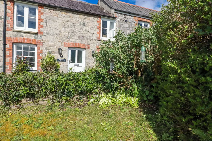 Honeysuckle Cottage - Image 1