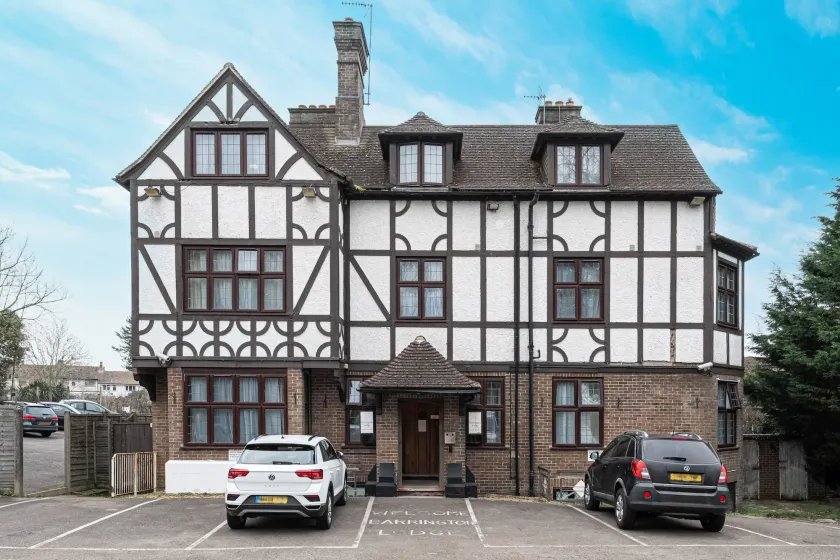 Barrington Lodge - Image 1