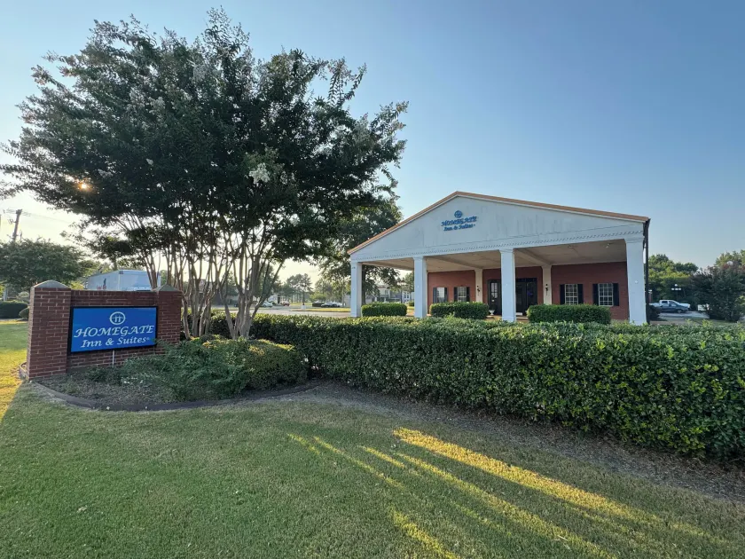 Homegate Inn And Suites Collierville TN - Image 1