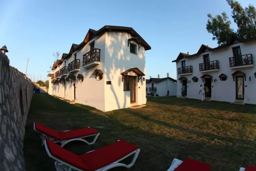 Karaburun Mimoza Apart Hotel - Image 1