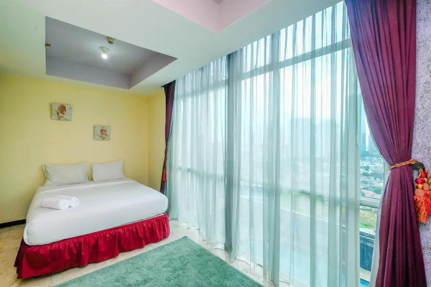 Exclusive with City View 3BR Apartment Bellagio Residence - Image 1