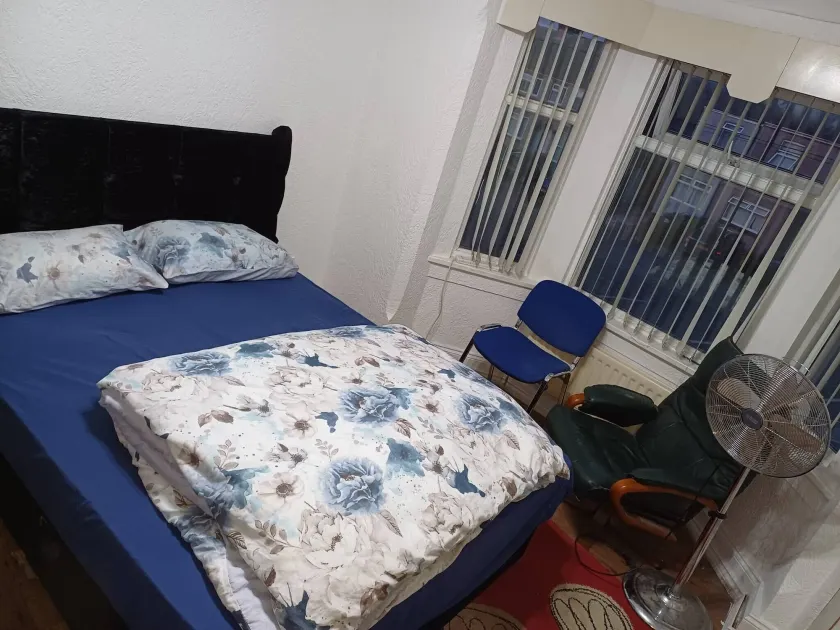 Double Spacious Room near CBS Arena in CV6 4DF Two Guests - Image 1