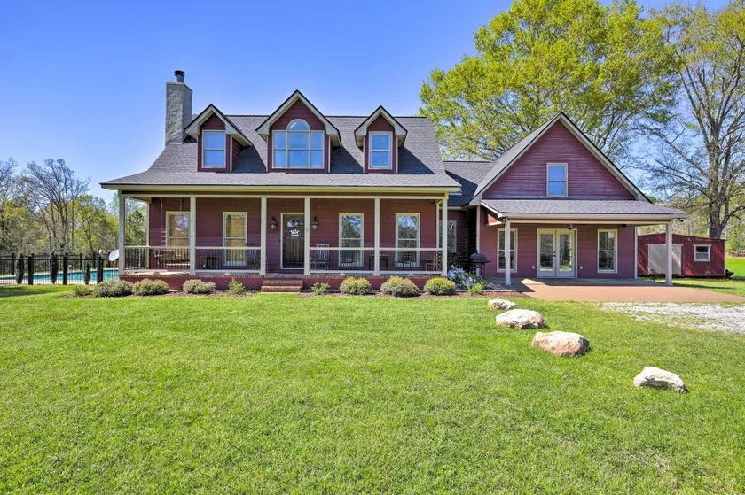 Pine Mountain Valley House with Pool and Grill - Image 1
