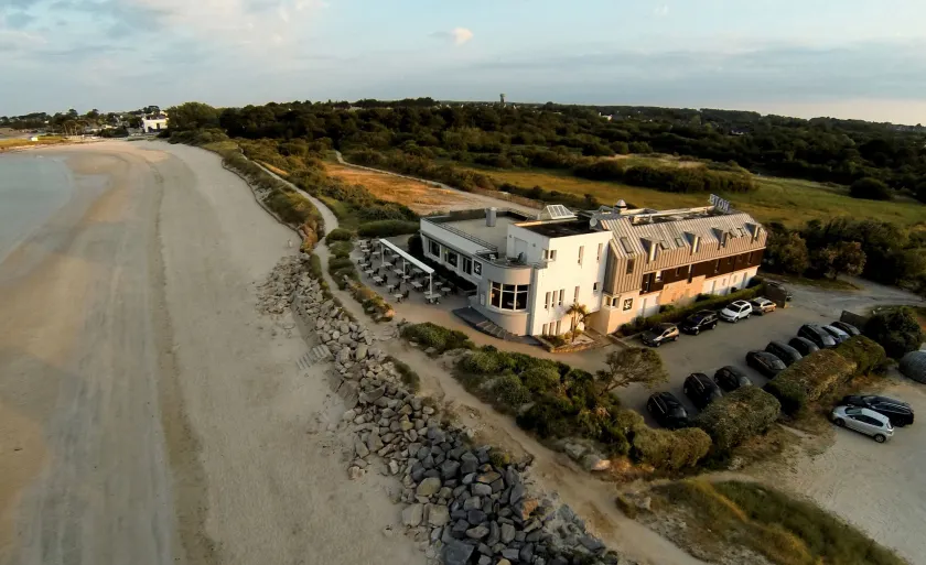 Logis Hôtel Les Mouettes Restaurant ERIN - Larmor Plage, Proche de LORIENT - Image 1