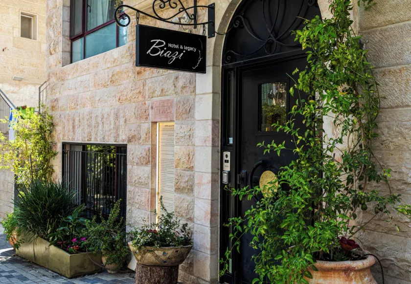 Biazi Hotel - Image 1