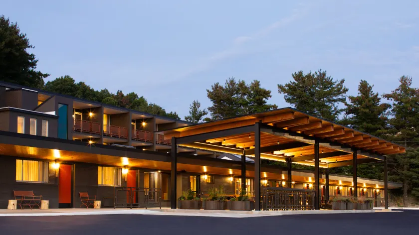 Rhode's Motor Lodge - Image 1