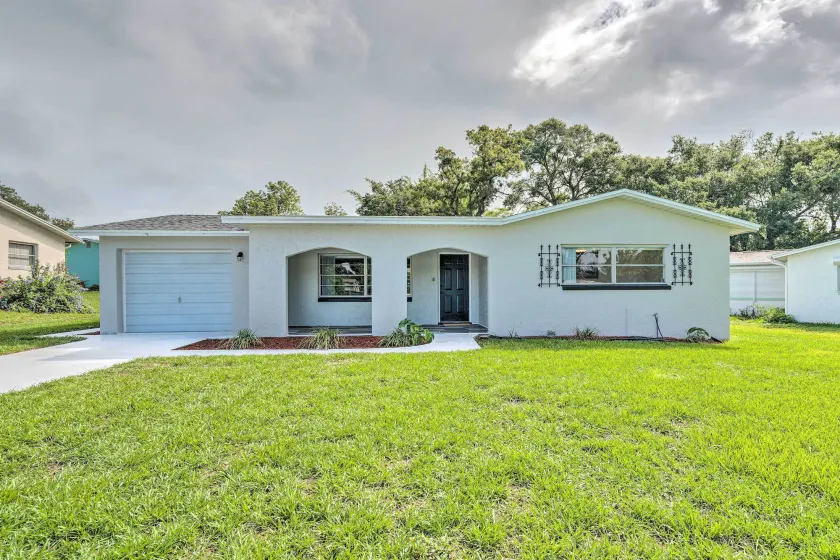Contemporary Gem w/ Sun Room in Beverly Hills! - Image 1
