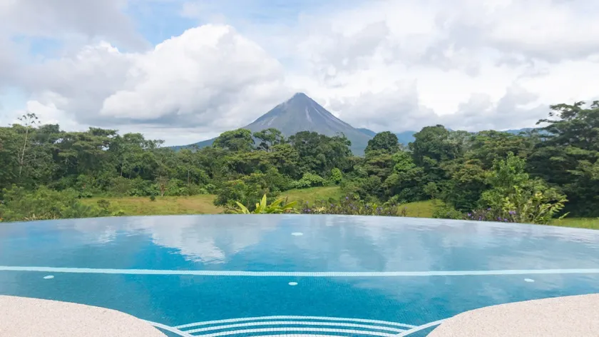 Hotel Arenal Lodge - Image 1