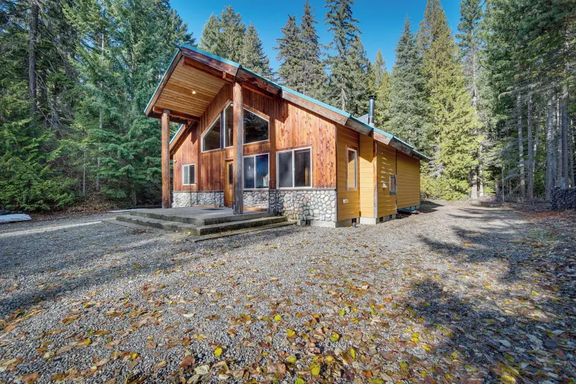 Lake Easton Cabin: Fireplace, Dogs & Sleeps 8 - Image 1