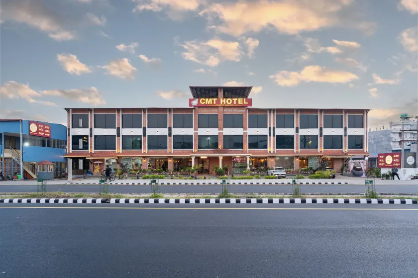 Chitwan Midtown Hotel - Image 1