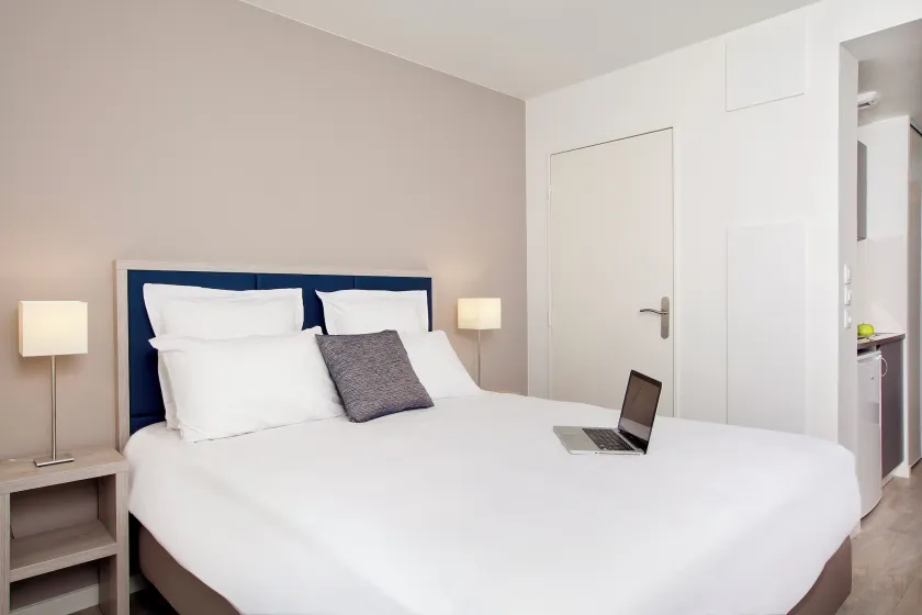 Sejours & Affaires Paris-Davout - Image 1