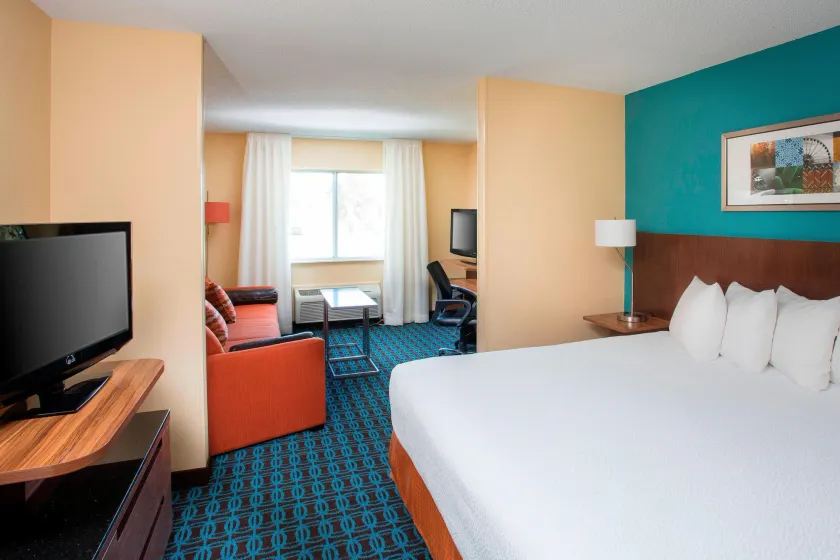 Fairfield Inn & Suites by Marriott Terre Haute - Image 1