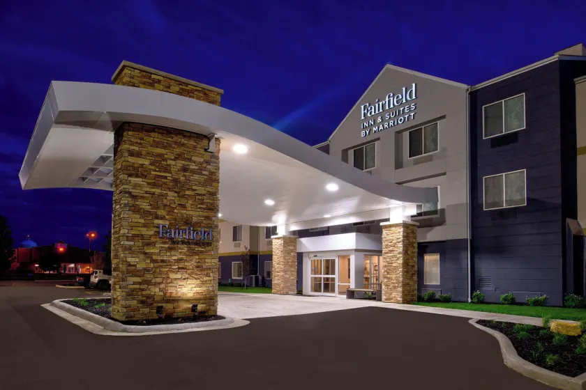 Fairfield Inn and Suites Beloit - Image 1