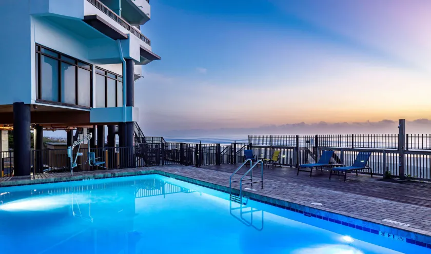 Best Western New Smyrna Beach Hotel & Suites - Image 1