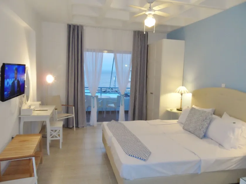 Seafront Studios and Apartments - Image 1