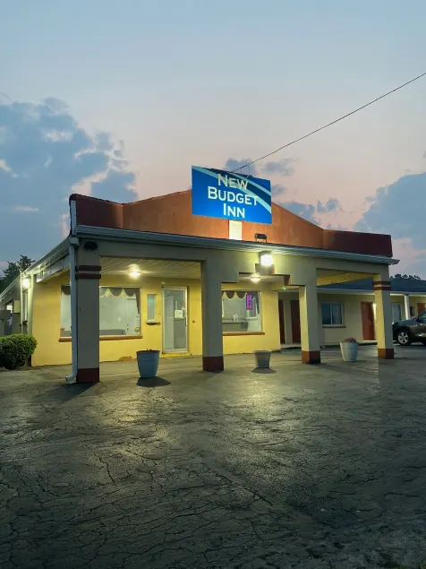 New Budget Inn - Image 1