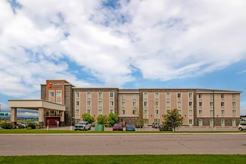 Comfort Inn & Suites Calgary Airport - North - Image 1