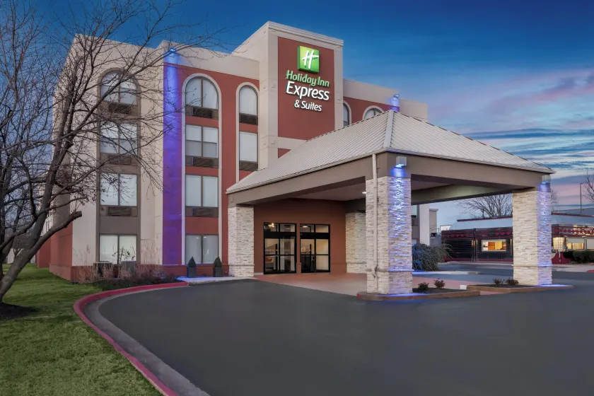 Holiday Inn Express Hotel & Suites Bentonville by IHG - Image 1