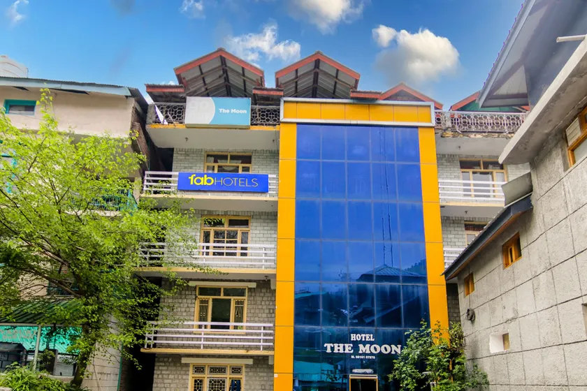 Fabhotel The Moon - Image 1