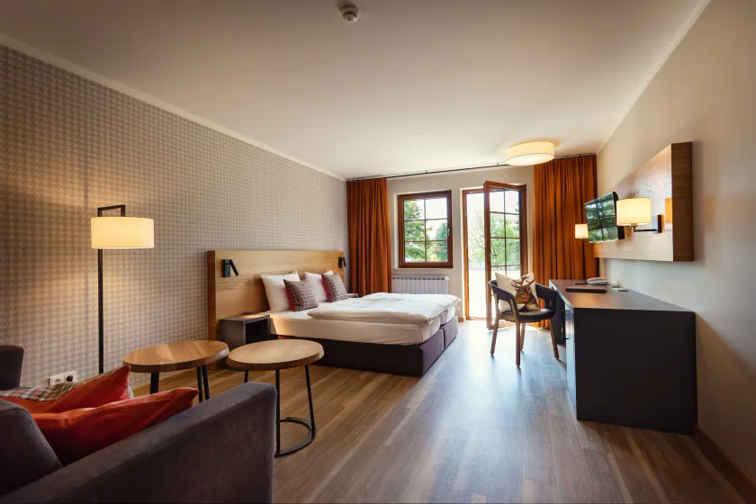 Waldhotel Kreuztanne - Image 1