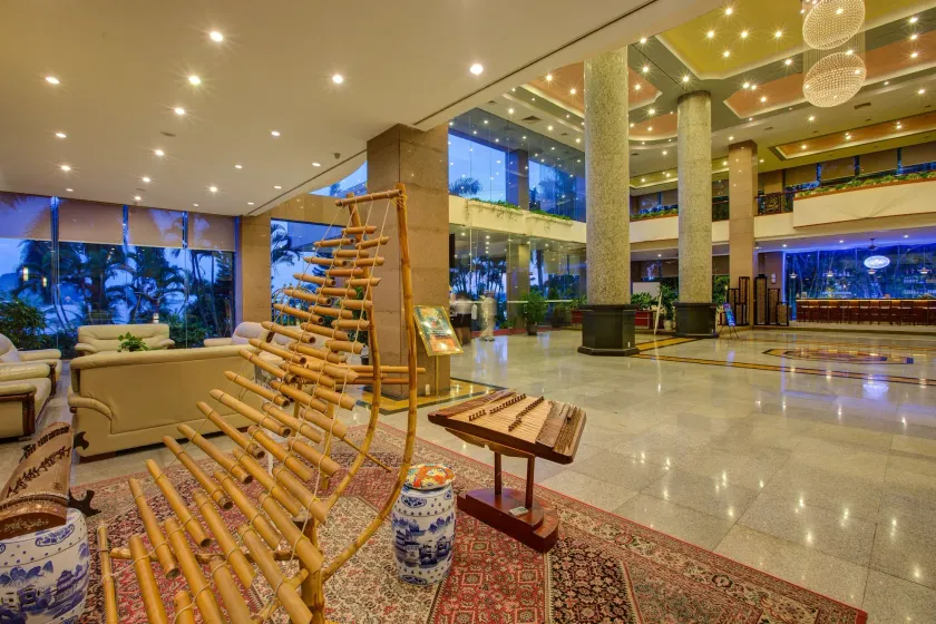 Halong Plaza Hotel - Lobby