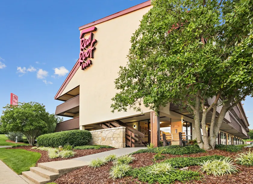 Red Roof Inn Johnson City - Image 1