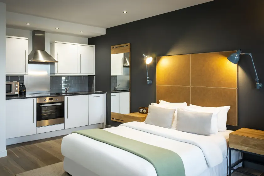 Aparthotel Adagio London Brentford - Image 1