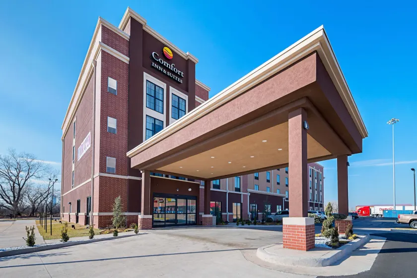 Comfort Inn & Suites Oklahoma City near Bricktown - Image 1