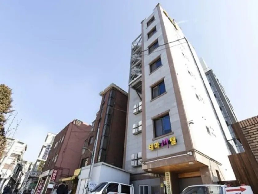 Hongdae Sinchon Theme Motel - Image 1