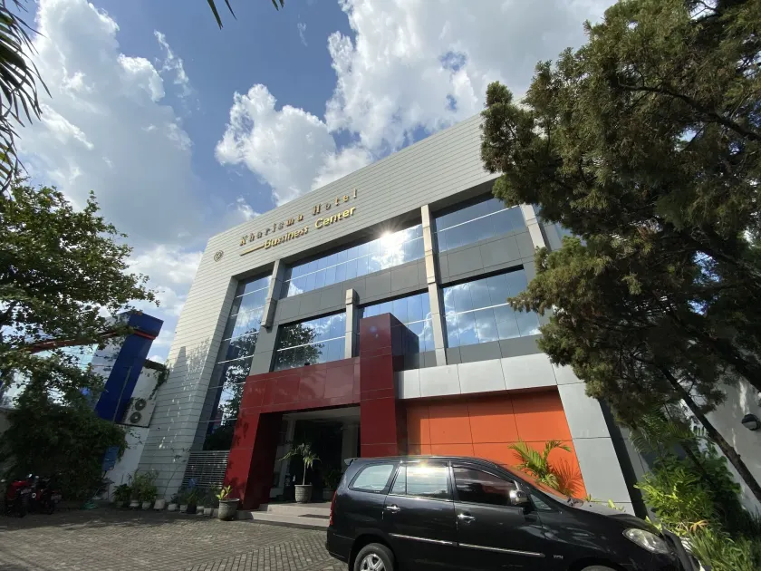 Hotel Kharisma - Image 1