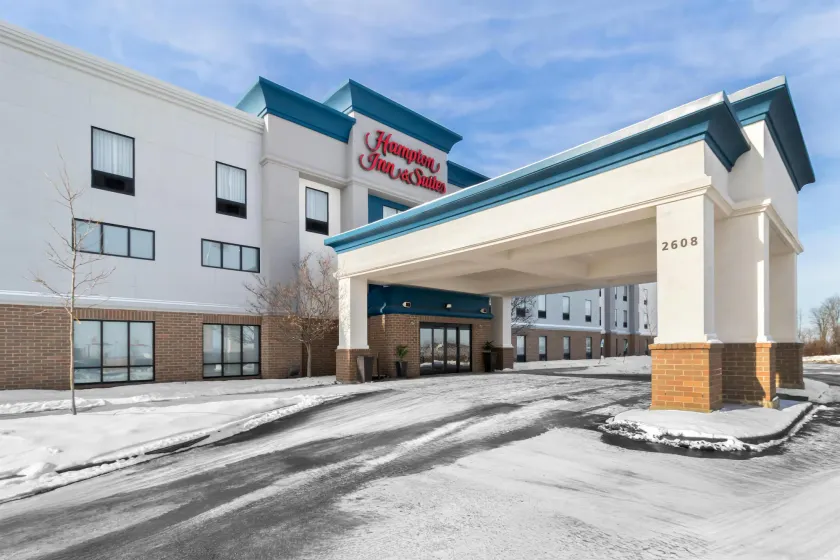Hampton Inn & Suites New Castle - Image 1